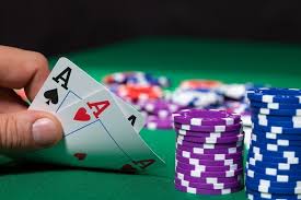 Poker online Omaha bukan Texas Hold’Em