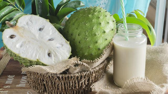 MANFAAT BUAH SIRSAK YANG KAYA AKAN VITAMIN DAN ANTIOKSIDAN